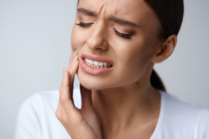 Nevralgia ai denti: come riconoscerla e curarla