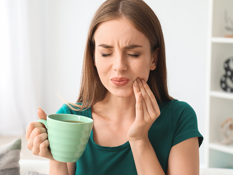 Denti sensibili al caldo/freddo? Ecco da cosa dipende