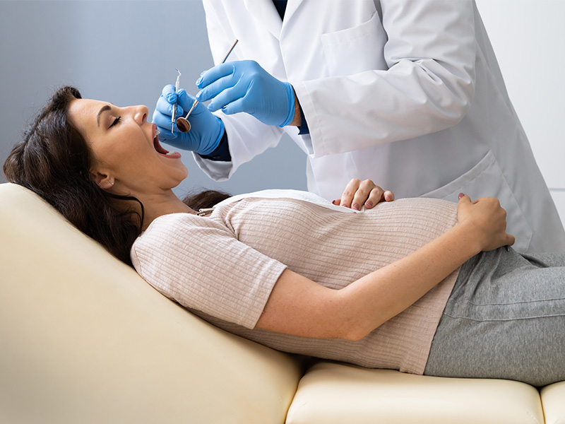 Come prendersi cura dei denti in gravidanza